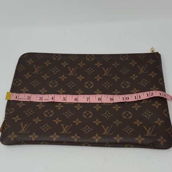 Auth Louis Vuitton Laptop/ Document Clucth Bag - Picture 15 of 16